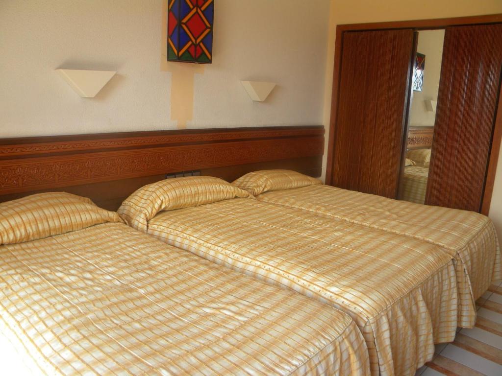 Sidi Harazem Hotel Phòng bức ảnh