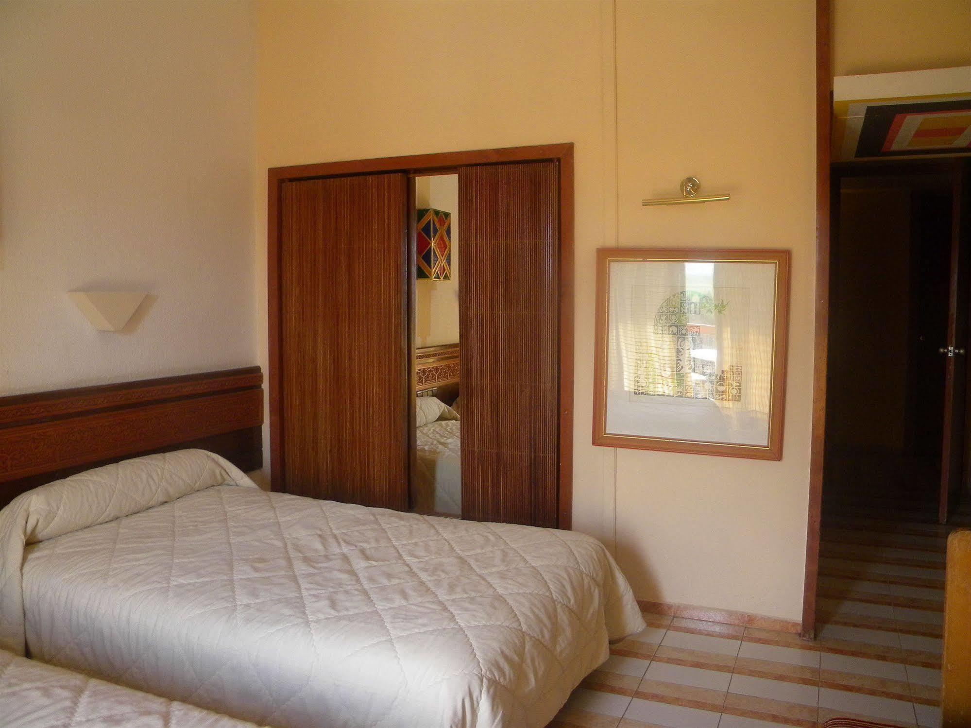 Sidi Harazem Hotel Ngoại thất bức ảnh